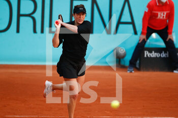2021-05-04 - Anastasia Pavlyuchenkova of Russia in action during her Women's Singles match, round of 16, against Jennifer Brady of United States on the Mutua Madrid Open 2021, Masters 1000 tennis tournament on May 4, 2021 at La Caja Magica in Madrid, Spain - Photo Oscar J Barroso / Spain DPPI / DPPI - MUTUA MADRID OPEN 2021, MASTERS 1000 TENNIS TOURNAMENT - INTERNATIONALS - TENNIS