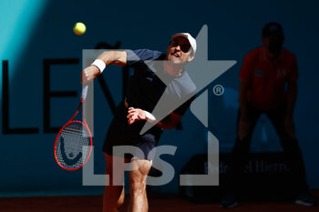 2021-05-05 - Alan Karatsev of Russia in action during his Men's Singles match, round of 32, against Diego Schwartzman of Argentina on the Mutua Madrid Open 2021, Masters 1000 tennis tournament on May 5, 2021 at La Caja Magica in Madrid, Spain - Photo Oscar J Barroso / Spain DPPI / DPPI - MUTUA MADRID OPEN 2021, MASTERS 1000 TENNIS TOURNAMENT - INTERNATIONALS - TENNIS
