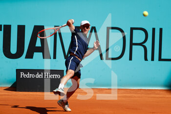 2021-05-05 - Diego Schwartzman of Argentina in action during his Men's Singles match, round of 32, against Alan Karatsev of Russia on the Mutua Madrid Open 2021, Masters 1000 tennis tournament on May 5, 2021 at La Caja Magica in Madrid, Spain - Photo Oscar J Barroso / Spain DPPI / DPPI - MUTUA MADRID OPEN 2021, MASTERS 1000 TENNIS TOURNAMENT - INTERNATIONALS - TENNIS