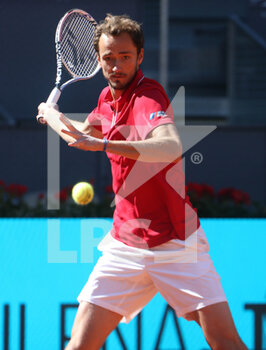 2021-05-05 - Daniil Medvedev of Russia during the Mutua Madrid Open 2021, Masters 1000 tennis tournament on May 5, 2021 at La Caja Magica in Madrid, Spain - Photo Laurent Lairys / DPPI - MUTUA MADRID OPEN 2021, MASTERS 1000 TENNIS TOURNAMENT - INTERNATIONALS - TENNIS