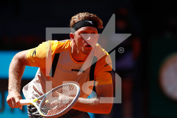 2021-05-05 - Alejandro Davidovich Fokina of Spain in action during his Men's Singles match, round of 32, against Daniil Medvedev of Russia on the Mutua Madrid Open 2021, Masters 1000 tennis tournament on May 5, 2021 at La Caja Magica in Madrid, Spain - Photo Oscar J Barroso / Spain DPPI / DPPI - MUTUA MADRID OPEN 2021, MASTERS 1000 TENNIS TOURNAMENT - INTERNATIONALS - TENNIS