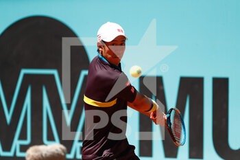 2021-05-05 - Kei Nishikori of Japan in action during his Men's Singles match, round of 32, against Alexander Zverev of Germany on the Mutua Madrid Open 2021, Masters 1000 tennis tournament on May 5, 2021 at La Caja Magica in Madrid, Spain - Photo Oscar J Barroso / Spain DPPI / DPPI - MUTUA MADRID OPEN 2021, MASTERS 1000 TENNIS TOURNAMENT - INTERNATIONALS - TENNIS