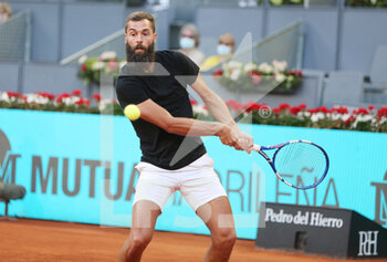 2021-05-05 - Benoit Paire of France during the Mutua Madrid Open 2021, Masters 1000 tennis tournament on May 5, 2021 at La Caja Magica in Madrid, Spain - Photo Laurent Lairys / DPPI - MUTUA MADRID OPEN 2021, MASTERS 1000 TENNIS TOURNAMENT - INTERNATIONALS - TENNIS