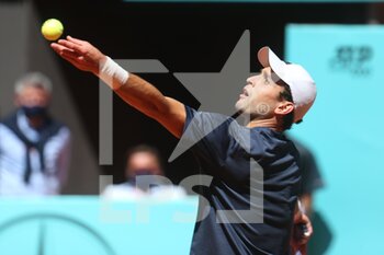 2021-05-06 - Aslan Karatsev of Russia during the Mutua Madrid Open 2021, Masters 1000 tennis tournament on May 6, 2021 at La Caja Magica in Madrid, Spain - Photo Laurent Lairys / DPPI - MUTUA MADRID OPEN 2021, MASTERS 1000 TENNIS TOURNAMENT - INTERNATIONALS - TENNIS