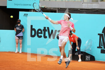 2021-05-06 - Casper Ruud of Norway during the Mutua Madrid Open 2021, Masters 1000 tennis tournament on May 6, 2021 at La Caja Magica in Madrid, Spain - Photo Laurent Lairys / DPPI - MUTUA MADRID OPEN 2021, MASTERS 1000 TENNIS TOURNAMENT - INTERNATIONALS - TENNIS