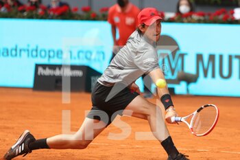 2021-05-08 - Dominic Thiem of Austria against Alexander Zverev of Germany during semi-final on the Mutua Madrid Open 2021, Masters 1000 tennis tournament on May 8 2021 at La Caja Magica in Madrid, Spain - Photo Laurent Lairys / DPPI - MUTUA MADRID OPEN 2021, MASTERS 1000 TENNIS TOURNAMENT - INTERNATIONALS - TENNIS