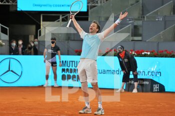 2021-05-09 - Horacio Zeballos of Argentina celebrates after winning the men's double final match during the Mutua Madrid Open 2021, Masters 1000 tennis tournament on May 9, 2021 at La Caja Magica in Madrid, Spain - Photo Laurent Lairys / DPPI - MUTUA MADRID OPEN 2021, MASTERS 1000 TENNIS TOURNAMENT - INTERNATIONALS - TENNIS