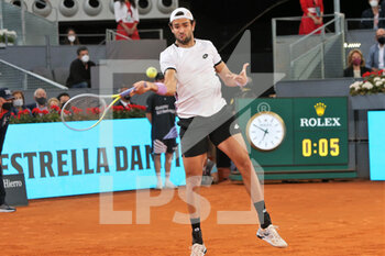 2021-05-09 - Matteo Berrettini of Italy during the Men's Singles Final match against Alexander Zverev of Germany at the Mutua Madrid Open 2021, Masters 1000 tennis tournament on May 9, 2021 at La Caja Magica in Madrid, Spain - Photo Laurent Lairys / DPPI - MUTUA MADRID OPEN 2021, MASTERS 1000 TENNIS TOURNAMENT - INTERNATIONALS - TENNIS