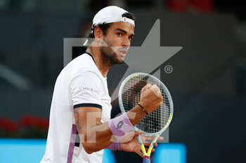 2021-05-09 - Matteo Berrettini of Italy during the Men's Singles Final match against Alexander Zverev of Germany at the Mutua Madrid Open 2021, Masters 1000 tennis tournament on May 9, 2021 at La Caja Magica in Madrid, Spain - Photo Oscar J Barroso / Spain DPPI / DPPI - MUTUA MADRID OPEN 2021, MASTERS 1000 TENNIS TOURNAMENT - INTERNATIONALS - TENNIS