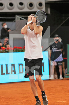 2021-05-09 - Alexander Zverev of Germany celebrates winning the Men's Singles Final match against Matteo Berrettini of Italy at the Mutua Madrid Open 2021, Masters 1000 tennis tournament on May 9, 2021 at La Caja Magica in Madrid, Spain - Photo Laurent Lairys / DPPI - MUTUA MADRID OPEN 2021, MASTERS 1000 TENNIS TOURNAMENT - INTERNATIONALS - TENNIS