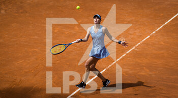 2021-05-11 - Belinda Bencic of Switzerland in action during the first round of the 2021 Internazionali BNL d'Italia, WTA 1000 tennis tournament on May 11, 2021 at Foro Italico in Rome, Italy - Photo Rob Prange / Spain DPPI / DPPI - 2021 INTERNAZIONALI BNL D'ITALIA, WTA 1000 TENNIS TOURNAMENT - INTERNATIONALS - TENNIS