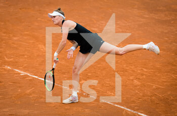 2021-05-11 - Marketa Vondrousova of the Czech Republic in action during her first round match at the 2021 Internazionali BNL d'Italia, WTA 1000 tennis tournament on May 11, 2021 at Foro Italico in Rome, Italy - Photo Rob Prange / Spain DPPI / DPPI - 2021 INTERNAZIONALI BNL D'ITALIA, WTA 1000 TENNIS TOURNAMENT - INTERNATIONALS - TENNIS