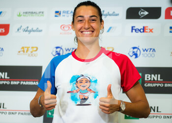 2021-05-11 - Caroline Garcia of France talks to the media after winning her first round match at the 2021 Internazionali BNL d'Italia, WTA 1000 tennis tournament on May 11, 2021 at Foro Italico in Rome, Italy - Photo Rob Prange / Spain DPPI / DPPI - 2021 INTERNAZIONALI BNL D'ITALIA, WTA 1000 TENNIS TOURNAMENT - INTERNATIONALS - TENNIS