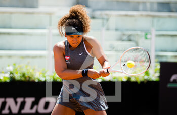 2021-05-12 - Naomi Osaka of Japan in action during the second round of the 2021 Internazionali BNL d'Italia, WTA 1000 tennis tournament on May 12, 2021 at Foro Italico in Rome, Italy - Photo Rob Prange / Spain DPPI / DPPI - 2021 INTERNAZIONALI BNL D'ITALIA, WTA 1000 TENNIS TOURNAMENT - INTERNATIONALS - TENNIS