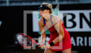 2021-05-12 - Angelique Kerber of Germany in action during the second round of the 2021 Internazionali BNL d'Italia, WTA 1000 tennis tournament on May 12, 2021 at Foro Italico in Rome, Italy - Photo Rob Prange / Spain DPPI / DPPI - 2021 INTERNAZIONALI BNL D'ITALIA, WTA 1000 TENNIS TOURNAMENT - INTERNATIONALS - TENNIS