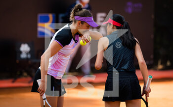 2021-05-13 - Elise Mertens of Belgium playing doubles with Su-Wei Hsieh at the 2021 Internazionali BNL d'Italia, WTA 1000 tennis tournament on May 13, 2021 at Foro Italico in Rome, Italy - Photo Rob Prange / Spain DPPI / DPPI - 2021 INTERNAZIONALI BNL D'ITALIA, WTA 1000 TENNIS TOURNAMENT - INTERNATIONALS - TENNIS