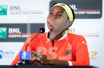 2021-05-13 - Cori Gauff of the United States talks to the media after winning her third-round match at the 2021 Internazionali BNL d'Italia, WTA 1000 tennis tournament on May 13, 2021 at Foro Italico in Rome, Italy - Photo Rob Prange / Spain DPPI / DPPI - 2021 INTERNAZIONALI BNL D'ITALIA, WTA 1000 TENNIS TOURNAMENT - INTERNATIONALS - TENNIS