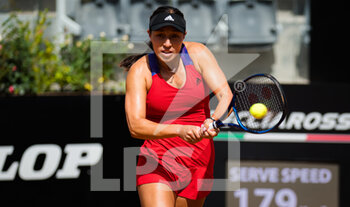 2021-05-14 - Jessica Pegula of the United States against Petra Martic of Croatia during her quarter-final match at the 2021 Internazionali BNL d'Italia, WTA 1000 tennis tournament on May 14, 2021 at Foro Italico in Rome, Italy - Photo Rob Prange / Spain DPPI / DPPI - 2021 INTERNAZIONALI BNL D'ITALIA, WTA 1000 TENNIS TOURNAMENT - INTERNATIONALS - TENNIS