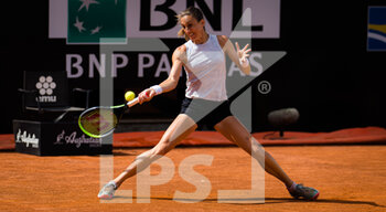 2021-05-14 - Petra Martic of Croatia against Jessica Pegula of the United States during her quarter-final match at the 2021 Internazionali BNL d'Italia, WTA 1000 tennis tournament on May 14, 2021 at Foro Italico in Rome, Italy - Photo Rob Prange / Spain DPPI / DPPI - 2021 INTERNAZIONALI BNL D'ITALIA, WTA 1000 TENNIS TOURNAMENT - INTERNATIONALS - TENNIS