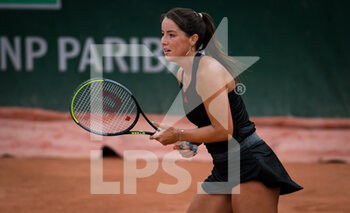 2021-05-25 - Jodie Burrage of Great Britain in action during the first qualifications round at the Roland-Garros 2021, Grand Slam tennis tournament, Qualifying, on May 25, 2021 at Roland-Garros stadium in Paris, France - Photo Rob Prange / Spain DPPI / DPPI - ROLAND-GARROS 2021, GRAND SLAM TENNIS TOURNAMENT - INTERNATIONALS - TENNIS