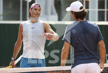 2021-05-29 - Rafael Nadal of Spain and his coach Carlos Moya during practice ahead of the French Open 2021, a Grand Slam tennis tournament at Roland-Garros stadium on May 29, 2021 in Paris, France - Photo Jean Catuffe / DPPI - ROLAND-GARROS 2021, GRAND SLAM TENNIS TOURNAMENT - INTERNATIONALS - TENNIS