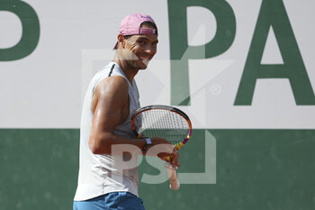 2021-05-29 - Rafael Nadal of Spain practicing during the French Open 2021, a Grand Slam tennis tournament at Roland-Garros stadium on May 29, 2021 at Roland-Garros stadium in Paris, France - Photo Jean Catuffe / DPPI - ROLAND-GARROS 2021, GRAND SLAM TENNIS TOURNAMENT - INTERNATIONALS - TENNIS
