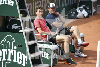 2021-05-29 - Ugo Humbert of France and his coach Nicolas Copin during practice ahead of the French Open 2021, a Grand Slam tennis tournament at Roland-Garros stadium on May 29, 2021 in Paris, France - Photo Jean Catuffe / DPPI - ROLAND-GARROS 2021, GRAND SLAM TENNIS TOURNAMENT - INTERNATIONALS - TENNIS