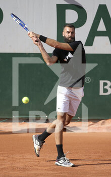 2021-05-29 - Benoit Paire of France during practice ahead of the French Open 2021, a Grand Slam tennis tournament at Roland-Garros stadium on May 29, 2021 in Paris, France - Photo Jean Catuffe / DPPI - ROLAND-GARROS 2021, GRAND SLAM TENNIS TOURNAMENT - INTERNATIONALS - TENNIS