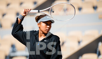 2021-05-30 - Naomi Osaka of Japan during the first round of the Roland-Garros 2021, Grand Slam tennis tournament on May 30, 2021 at Roland-Garros stadium in Paris, France - Photo Rob Prange / Spain DPPI / DPPI - ROLAND-GARROS 2021, GRAND SLAM TENNIS TOURNAMENT - INTERNATIONALS - TENNIS