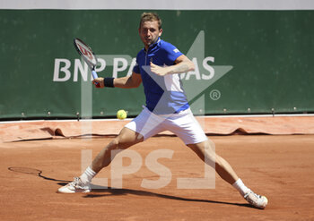 2021-05-30 - Daniel Evans of Great Britain during day 1 of the French Open 2021, a Grand Slam tennis tournament on May 30, 2021 at Roland-Garros stadium in Paris, France - Photo Jean Catuffe / DPPI - ROLAND-GARROS 2021, GRAND SLAM TENNIS TOURNAMENT - INTERNATIONALS - TENNIS
