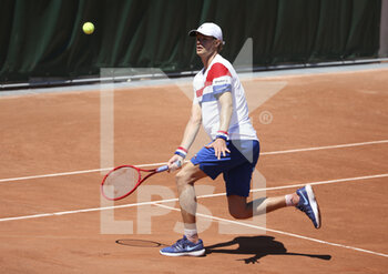 2021-05-30 - Yannick Hanfmann of Germany during day 1 of the French Open 2021, a Grand Slam tennis tournament on May 30, 2021 at Roland-Garros stadium in Paris, France - Photo Jean Catuffe / DPPI - ROLAND-GARROS 2021, GRAND SLAM TENNIS TOURNAMENT - INTERNATIONALS - TENNIS