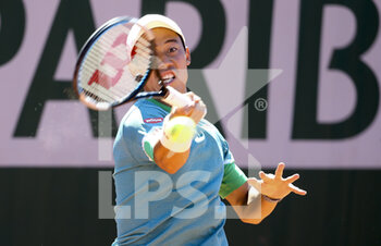 2021-05-30 - Kei Nishikori of Japan during day 1 of the French Open 2021, a Grand Slam tennis tournament on May 30, 2021 at Roland-Garros stadium in Paris, France - Photo Jean Catuffe / DPPI - ROLAND-GARROS 2021, GRAND SLAM TENNIS TOURNAMENT - INTERNATIONALS - TENNIS