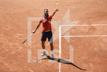 2021-05-31 - Benoit Paire of France during day 2 of the French Open 2021, a Grand Slam tennis tournament on May 31, 2021 at Roland-Garros stadium in Paris, France - Photo Jean Catuffe / DPPI - ROLAND-GARROS 2021, GRAND SLAM TENNIS TOURNAMENT - INTERNATIONALS - TENNIS