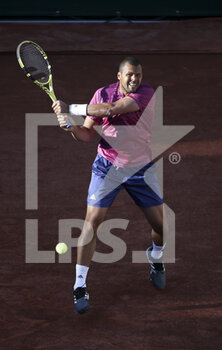 2021-05-31 - Jo-Wilfried Tsonga of France during day 2 of the French Open 2021, a Grand Slam tennis tournament on May 31, 2021 at Roland-Garros stadium in Paris, France - Photo Jean Catuffe / DPPI - ROLAND-GARROS 2021, GRAND SLAM TENNIS TOURNAMENT - INTERNATIONALS - TENNIS
