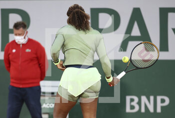 2021-05-31 - Serena Williams of USA during day 2 of the French Open 2021, a Grand Slam tennis tournament on May 31, 2021 at Roland-Garros stadium in Paris, France - Photo Jean Catuffe / DPPI - ROLAND-GARROS 2021, GRAND SLAM TENNIS TOURNAMENT - INTERNATIONALS - TENNIS