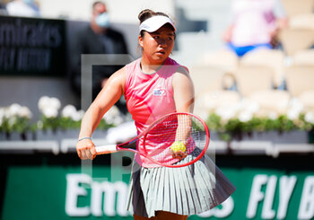 2021-06-01 - Liang En-shuo of Chinese Taipeh during the first round of the Roland-Garros 2021, Grand Slam tennis tournament on June 1, 2021 at Roland-Garros stadium in Paris, France - Photo Rob Prange / Spain DPPI / DPPI - ROLAND-GARROS 2021, GRAND SLAM TENNIS TOURNAMENT - INTERNATIONALS - TENNIS