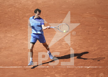 2021-06-01 - Albert Ramos-Vinolas of Spain during day 3 of the French Open 2021, a Grand Slam tennis tournament on June 1, 2021 at Roland-Garros stadium in Paris, France - Photo Jean Catuffe / DPPI - ROLAND-GARROS 2021, GRAND SLAM TENNIS TOURNAMENT - INTERNATIONALS - TENNIS