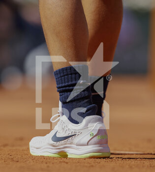 2021-06-01 - Rafael Nadal of Spain, illustration shoes with special inscription "13" during the first round of Roland-Garros 2021, Grand Slam tennis tournament on June 01, 2021 at Roland-Garros stadium in Paris, France - Photo Nicol Knightman / DPPI - ROLAND-GARROS 2021, GRAND SLAM TENNIS TOURNAMENT - INTERNATIONALS - TENNIS