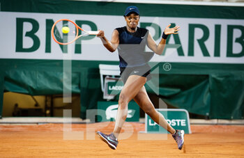 2021-06-01 - Sloane Stephens of the United States during the first round of the Roland-Garros 2021, Grand Slam tennis tournament on June 1, 2021 at Roland-Garros stadium in Paris, France - Photo Rob Prange / Spain DPPI / DPPI - ROLAND-GARROS 2021, GRAND SLAM TENNIS TOURNAMENT - INTERNATIONALS - TENNIS