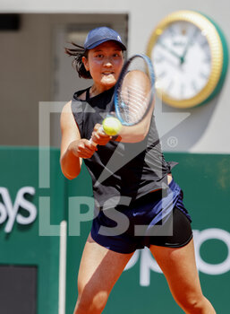 2021-06-02 - Harmony Tan of France during the second round at the Roland-Garros 2021, Grand Slam tennis tournament on June 2, 2021 at Roland-Garros stadium in Paris, France - Photo Nicol Knightman / DPPI - ROLAND-GARROS 2021, GRAND SLAM TENNIS TOURNAMENT - INTERNATIONALS - TENNIS