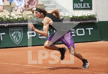 2021-06-02 - Alexander Zverev of Germany during day 4 of the French Open 2021, Grand Slam tennis tournament on June 2, 2021 at Roland-Garros stadium in Paris, France - Photo Jean Catuffe / DPPI - ROLAND-GARROS 2021, GRAND SLAM TENNIS TOURNAMENT - INTERNATIONALS - TENNIS