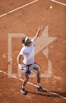 2021-06-02 - Stefanos Tsitsipas of Greece during day 4 of the French Open 2021, Grand Slam tennis tournament on June 2, 2021 at Roland-Garros stadium in Paris, France - Photo Jean Catuffe / DPPI - ROLAND-GARROS 2021, GRAND SLAM TENNIS TOURNAMENT - INTERNATIONALS - TENNIS