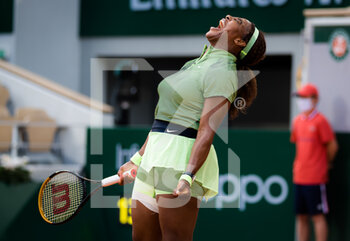 2021-06-02 - Serena Williams of the United States during the second round at the Roland-Garros 2021, Grand Slam tennis tournament on June 2, 2021 at Roland-Garros stadium in Paris, France - Photo Rob Prange / Spain DPPI / DPPI - ROLAND-GARROS 2021, GRAND SLAM TENNIS TOURNAMENT - INTERNATIONALS - TENNIS