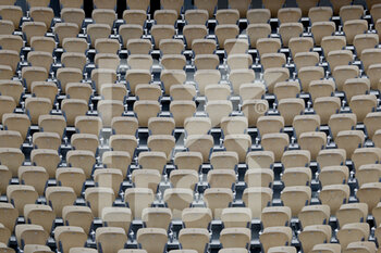 2021-06-03 - Illustration empty seats on the central court during the Roland-Garros 2021, Grand Slam tennis tournament on June 3, 2021 at Roland-Garros stadium in Paris, France - Photo Nicol Knightman / DPPI - ROLAND-GARROS 2021, GRAND SLAM TENNIS TOURNAMENT - INTERNATIONALS - TENNIS