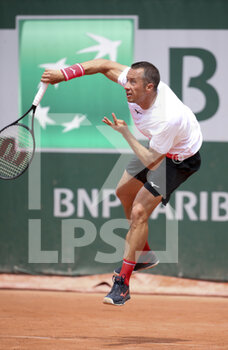 2021-06-03 - Philipp Kohlschreiber of Germany during day 5 of the French Open 2021, Grand Slam tennis tournament on June 3, 2021 at Roland-Garros stadium in Paris, France - Photo Jean Catuffe / DPPI - ROLAND-GARROS 2021, GRAND SLAM TENNIS TOURNAMENT - INTERNATIONALS - TENNIS