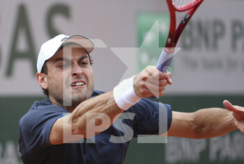 2021-06-03 - Aslan Karatsev of Russia during day 5 of the French Open 2021, Grand Slam tennis tournament on June 3, 2021 at Roland-Garros stadium in Paris, France - Photo Jean Catuffe / DPPI - ROLAND-GARROS 2021, GRAND SLAM TENNIS TOURNAMENT - INTERNATIONALS - TENNIS