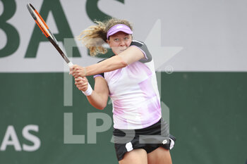 2021-06-03 - Anna-Lena Friedsam of Germany during day 5 of the French Open 2021, Grand Slam tennis tournament on June 3, 2021 at Roland-Garros stadium in Paris, France - Photo Jean Catuffe / DPPI - ROLAND-GARROS 2021, GRAND SLAM TENNIS TOURNAMENT - INTERNATIONALS - TENNIS