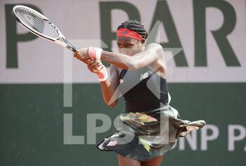 2021-06-03 - Cori Coco Gauff of USA during day 5 of the French Open 2021, Grand Slam tennis tournament on June 3, 2021 at Roland-Garros stadium in Paris, France - Photo Jean Catuffe / DPPI - ROLAND-GARROS 2021, GRAND SLAM TENNIS TOURNAMENT - INTERNATIONALS - TENNIS