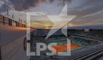 2021-06-03 - General view of the Philippe Chatrier central court at sunset during the Roland-Garros 2021, Grand Slam tennis tournament on June 3, 2021 at Roland-Garros stadium in Paris, France - Photo Nicol Knightman / DPPI - ROLAND-GARROS 2021, GRAND SLAM TENNIS TOURNAMENT - INTERNATIONALS - TENNIS