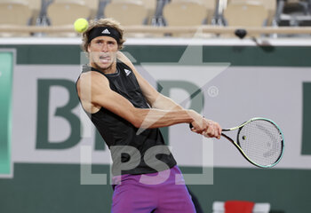2021-06-04 - Alexander Zverev of Germany during day 6 of the French Open 2021, Grand Slam tennis tournament on June 4, 2021 at Roland-Garros stadium in Paris, France - Photo Jean Catuffe / DPPI - ROLAND-GARROS 2021, GRAND SLAM TENNIS TOURNAMENT - INTERNATIONALS - TENNIS